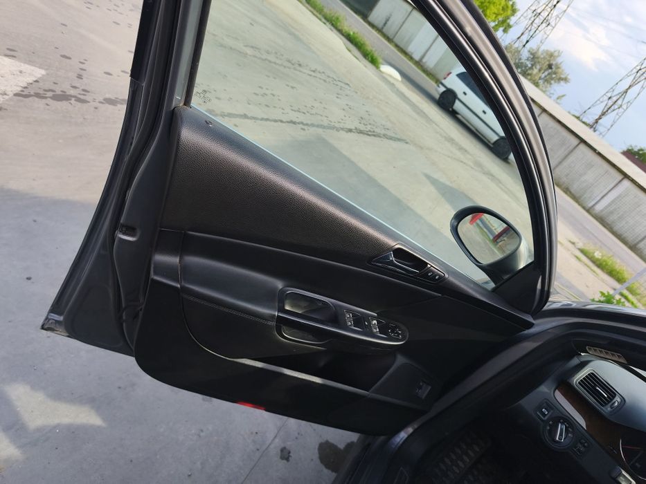 Full fara trapa Vând Volkswagen Passat B6 – 2006 – 2.0 TDI BKP – 140 CP