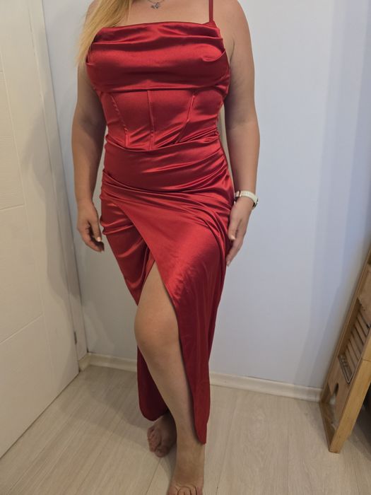 Червена дълга рокля Wall G