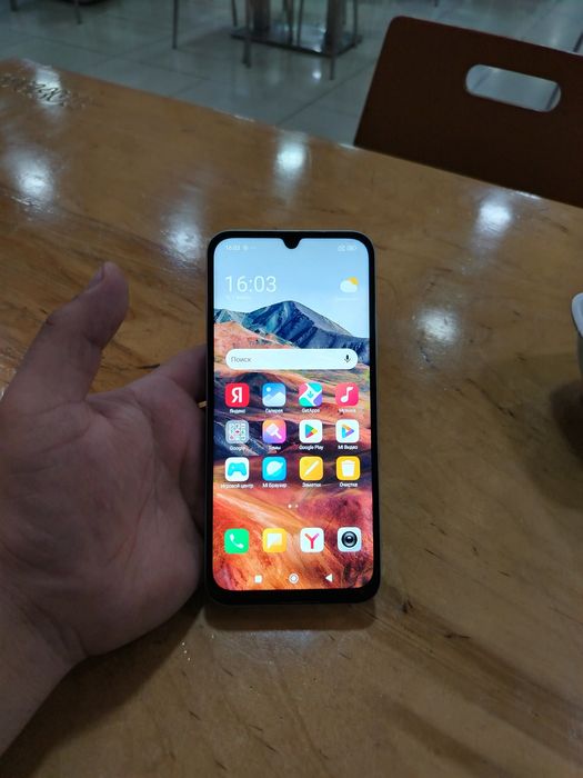 Продам телефон Redmi 15c 8 /256 состояние идеальное