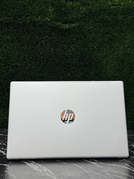 Kuchli  Noutbuk HP 250 G10