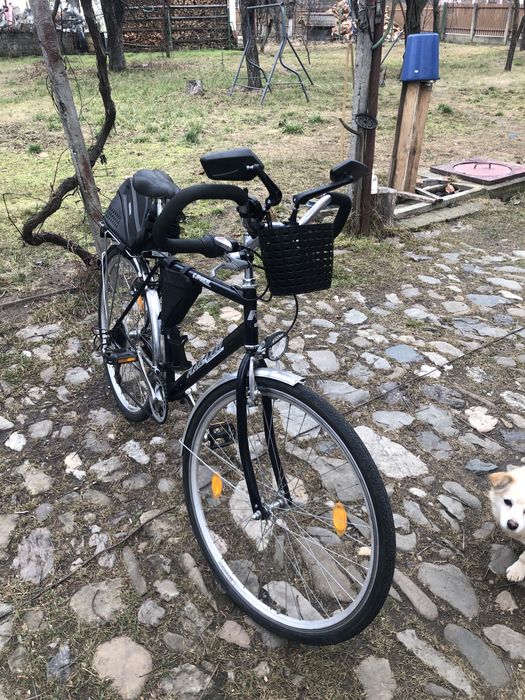 Vând bicicletă, ca nouă.