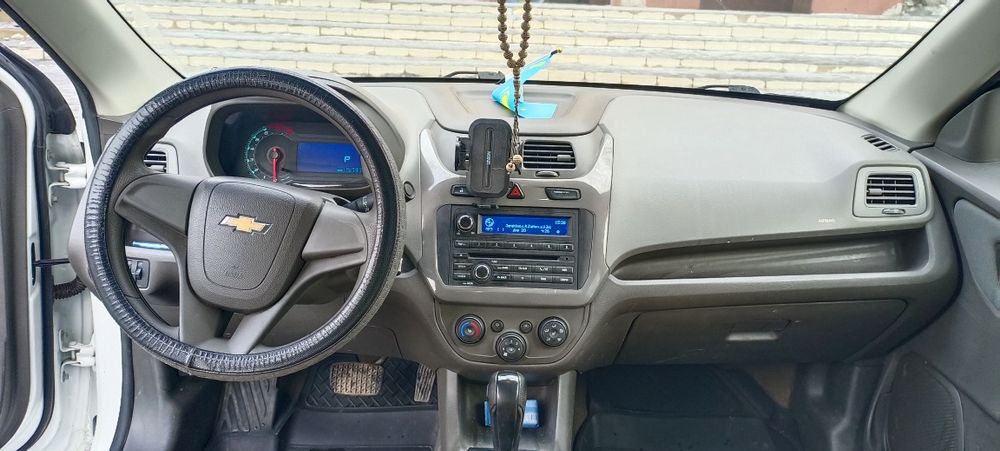 Автомобиль Шевроле кобальт