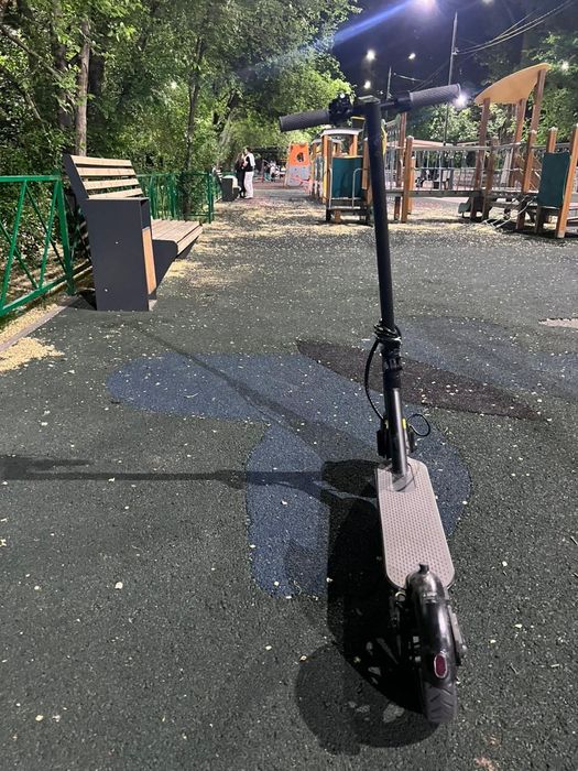 Продам электро самокат ninebote
