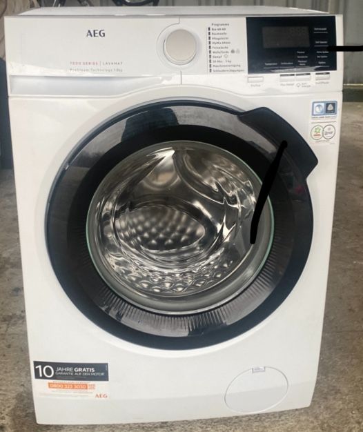 Mașină de spălat ruge AEG Seria 6000/7000 Lavamat , 8-9 kg , excelentă