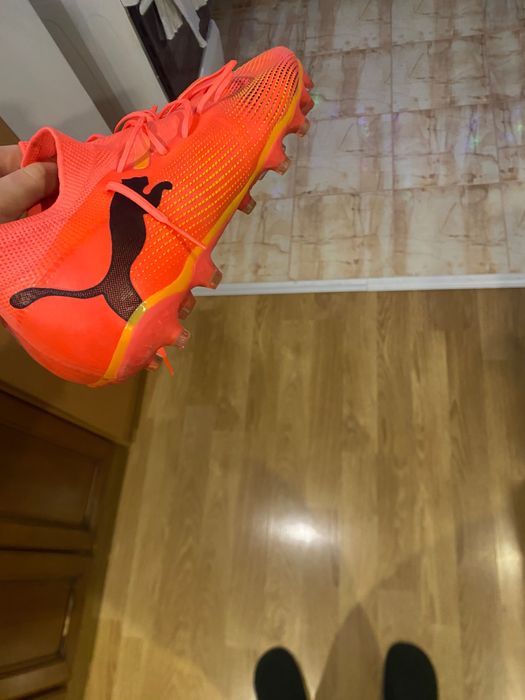 vând ghete de fotbal puma