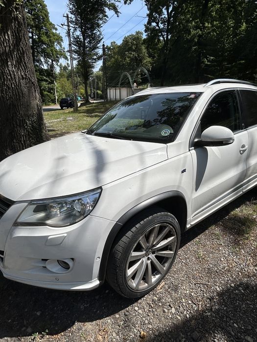 (REZERVAT) Volkswagen Tiguan R-Line Euro5 2.0 TDI 140 CP DSG 4Motion – Panoramic