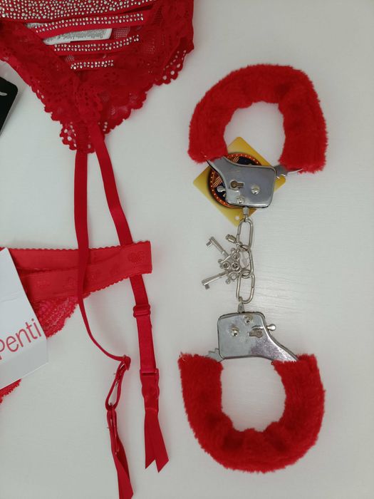 Set Penti nou cu accesorii deosebite