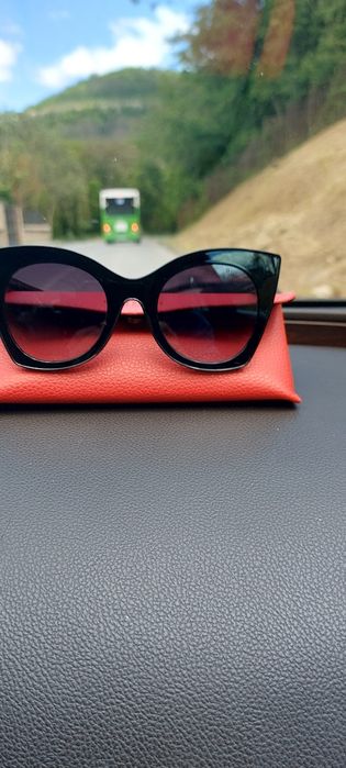 Слънчеви очила Guess