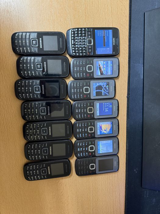 Lot 14 telefoane cu butoane codate orange functionale