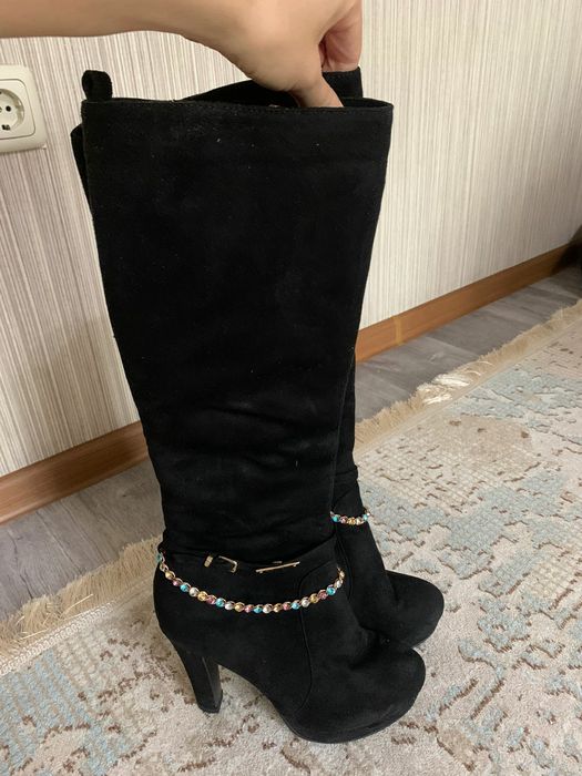 Зимние замшевые сапоги