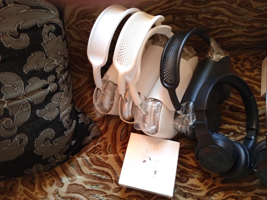 Наушники,,новые,,для,,всех