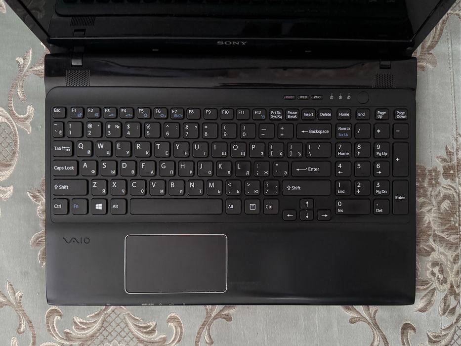 Ноутбук Sony vaio. Windows 10