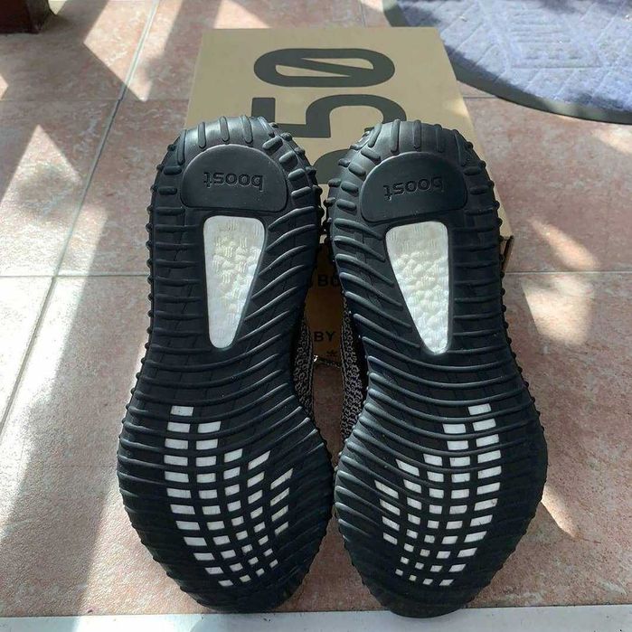 Yeezy 350 V2 Yecheil