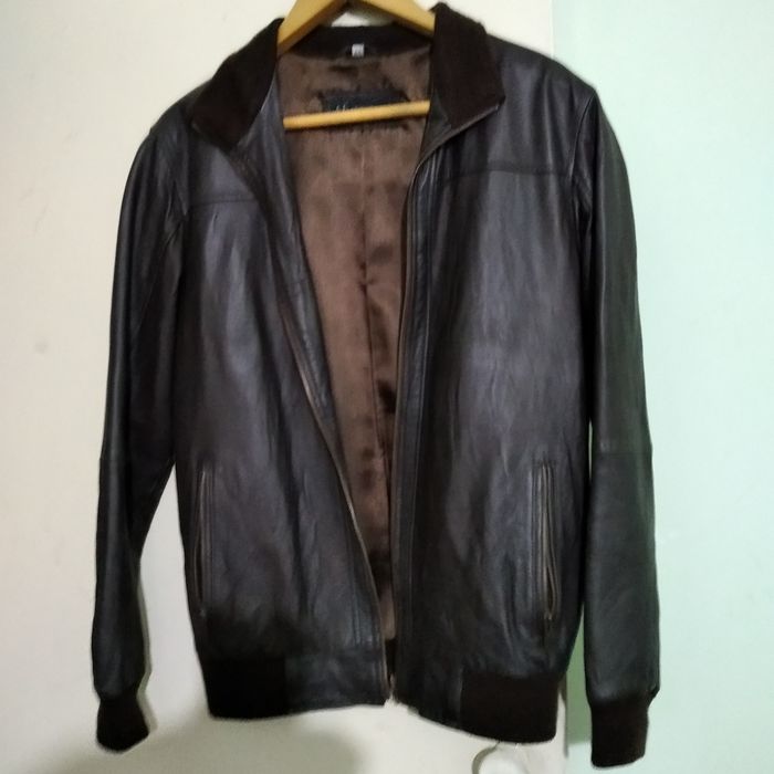 Продам кожаные куртки.