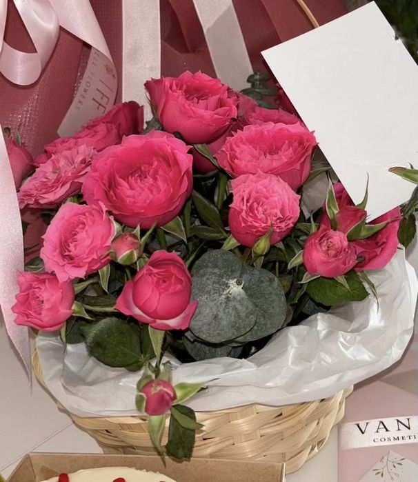 Продам букеты, цена договорная, писать на ватсап