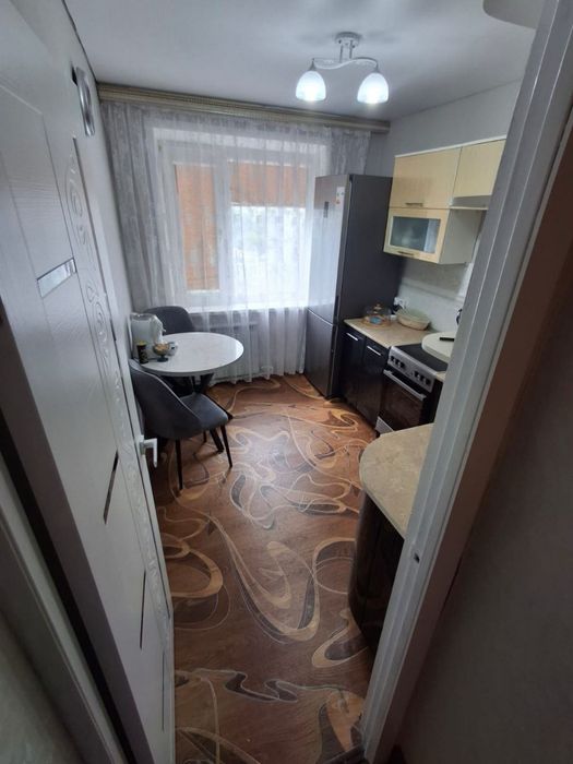 Продам трехкомнатную квартиру