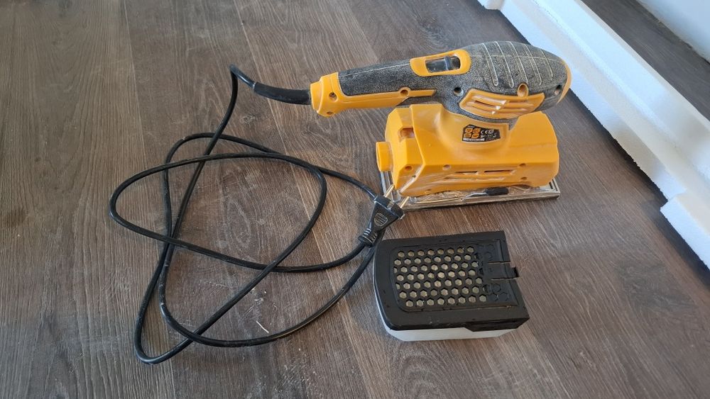 Шлифовальная машинка