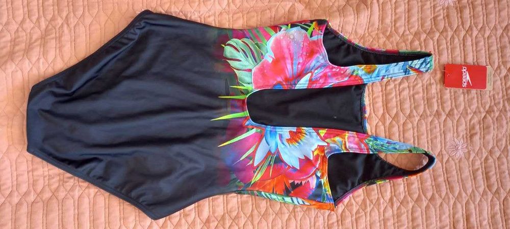 бански костюм SPEEDO.