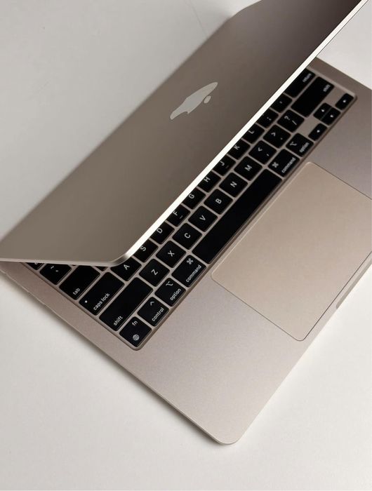13” MacBook Air 2023 • procesor M2 • ca NOU • 96% Bateria