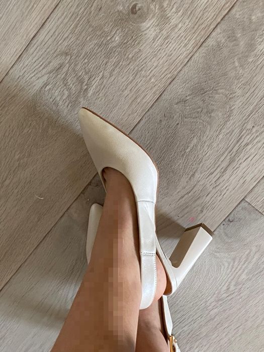 кожаные туфли 36 размер.