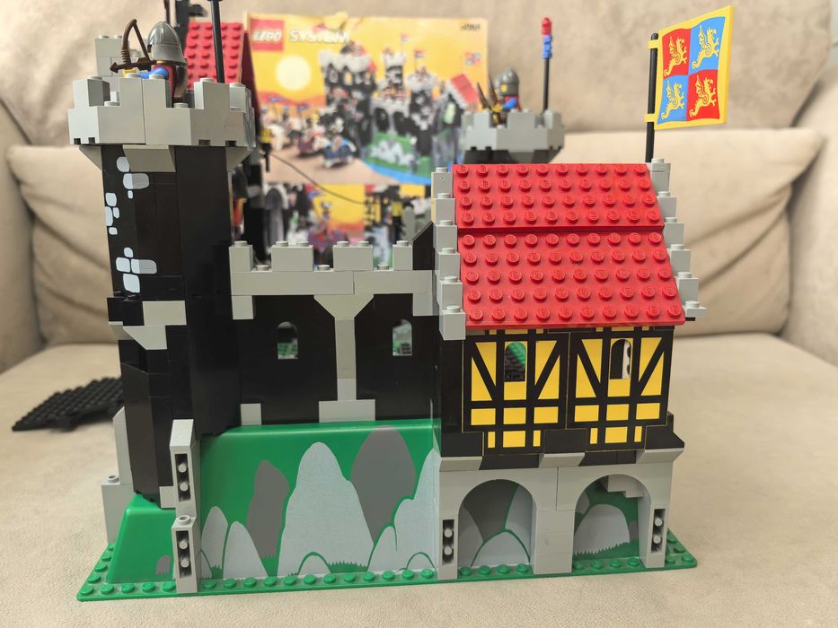 LEGO Castle 6086 Black Knight's Castle