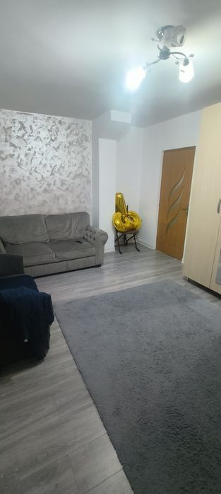 Vând apartament zona Nord