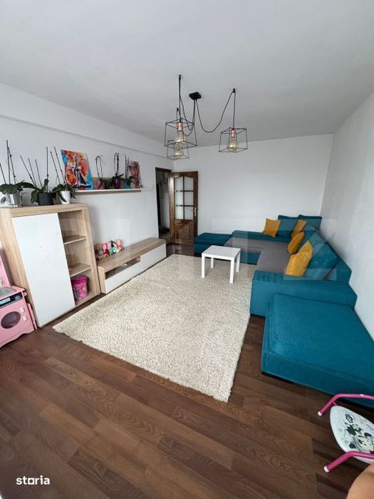 Apartament decomandat, 3 camere, 2 bai, zona Nicolina — fotografia 1