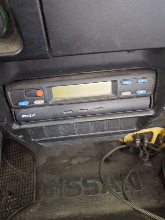 NISSAN Atleon camion