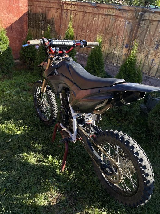 Se vinde cross 150cc