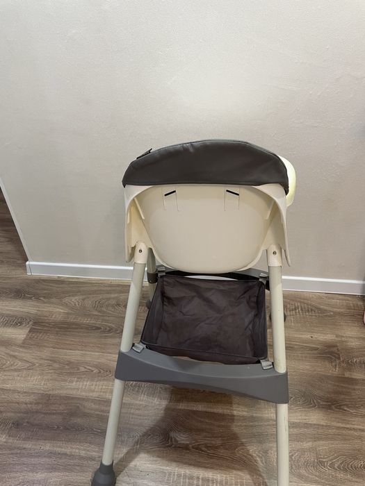 Детский стол для кормления .