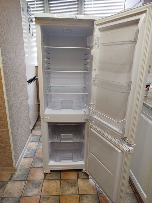 Холодильник Бирюса 118