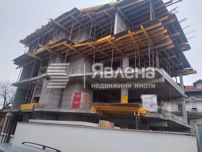 Функционален 4-стаен апартамент в кв. Бояна!