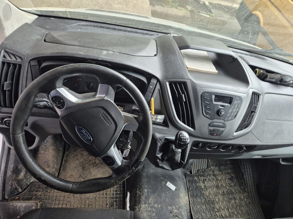 Ford Transit x2, VW T5