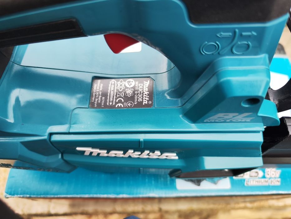 Акумулаторен верижен трион Makita DUC306Z