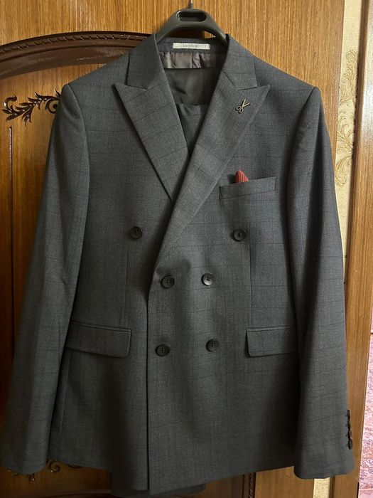 Костюм сатылады.