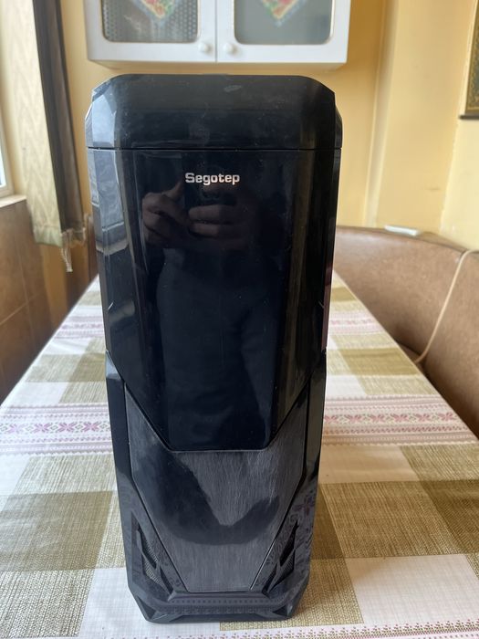 •	PC Gaming / Office – carcasă cu panou lateral transparent