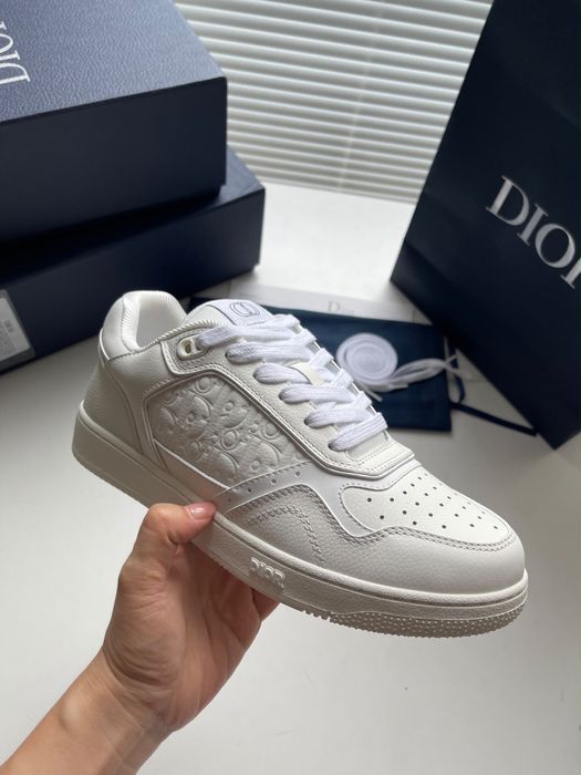 Adidasi Dior , calitate premium , pe comanda , noi , 41