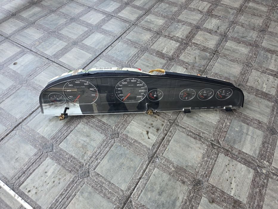 Щиток прибор Ауди А6 С4 Привозные. Orginal