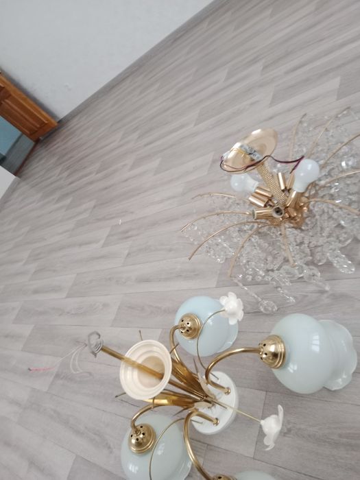 Хорошые люстрый почти как новые