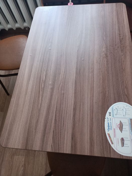 Продам кухонный стол