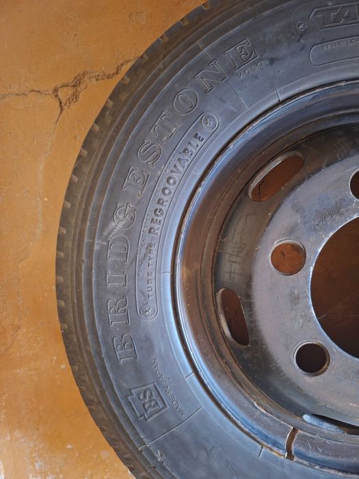 7.50R16LT BRIDGESTONE шина диска автобус афтобус исузи с камерой