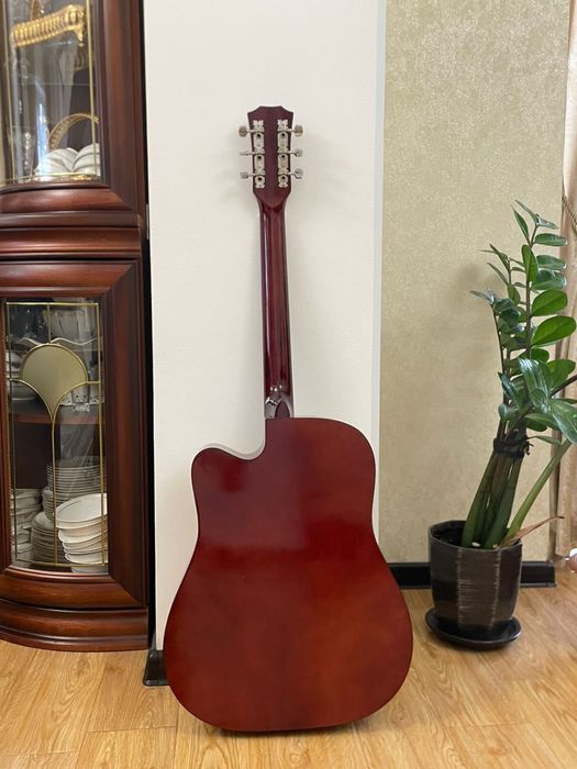 Акустическая гитара