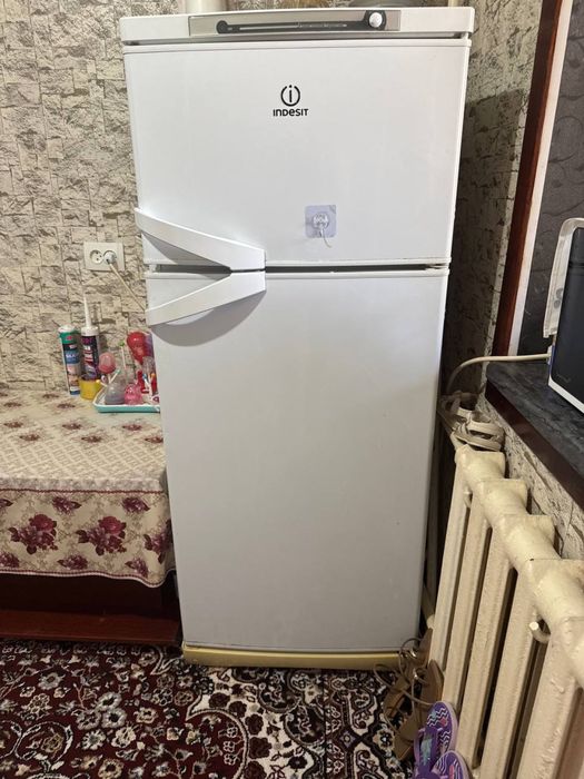 Холодилник индезит