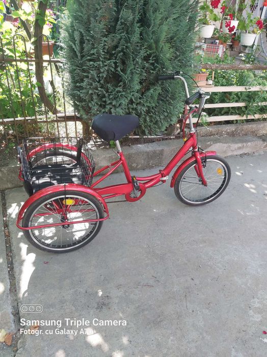 DE VANZARE!   Tricicleta pentru adulți, achiziționată anul trecut, în stare perfecta. Dețin toate documentele de achiziționare