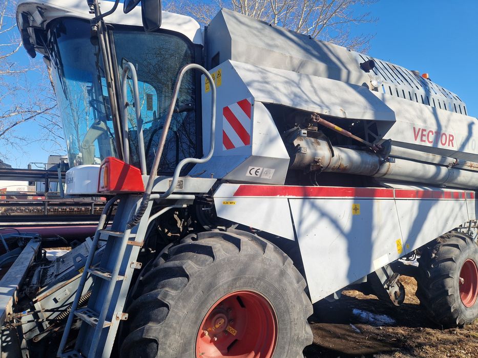 Продам два комбайна вектор 410