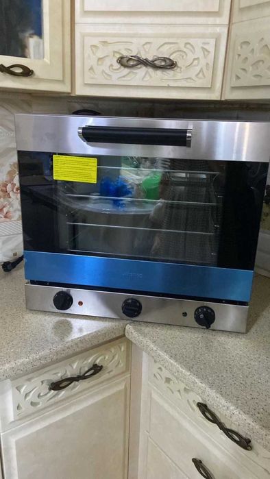 Продам новую конвекционную печь SMEG ALFA43XMFDS