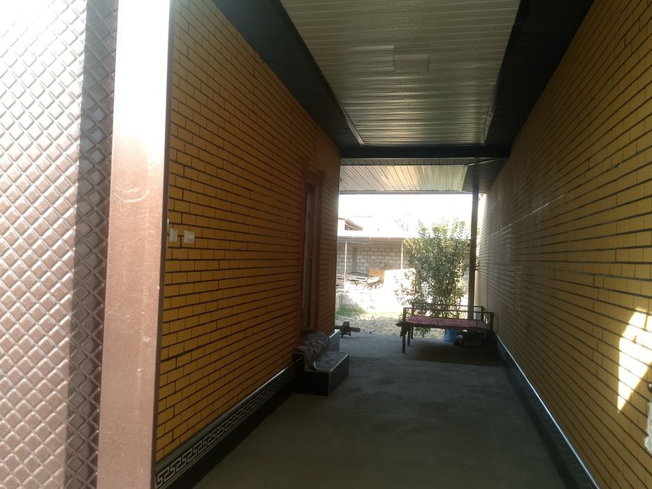 Uchastka hovli Ijaraga beriladi 4xona xamma sharoitlari bor navastroyk