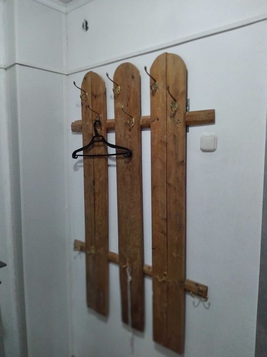Настенная вешалка  дерево