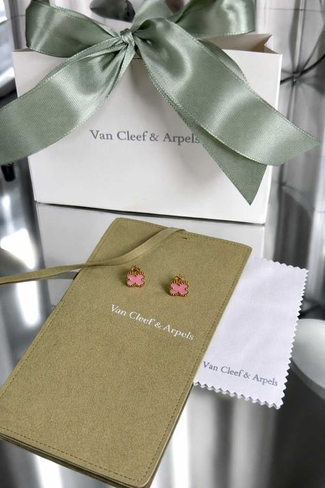 дамски розови детелини обеци със златисто нови с торбичка ван клиф van cleef VC идеален подарък за баловете розово бижу