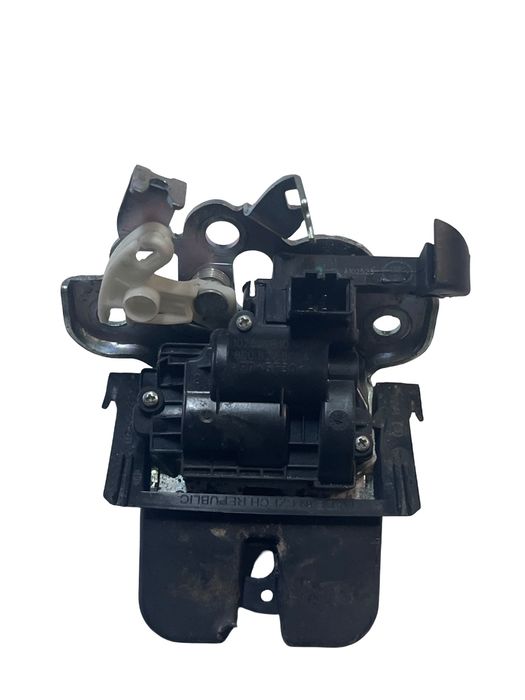 Broasca Hayon/Portbagaj Skoda Fabia Iii Break Nj5 2014 -> 8R0827505A